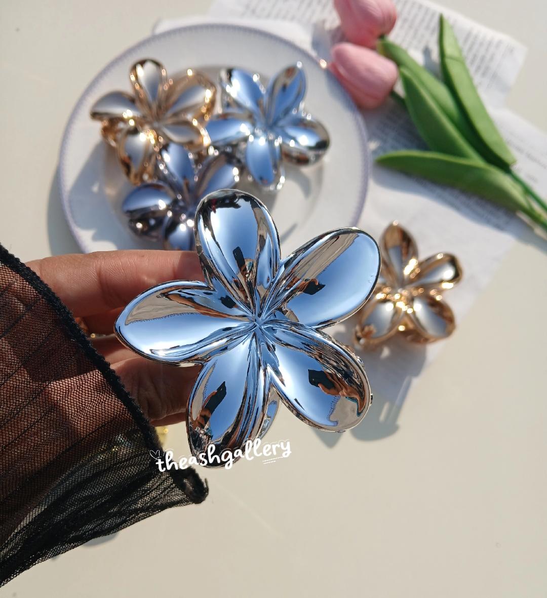 Gold Colour Flower Claws